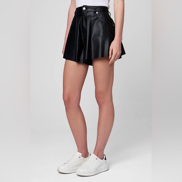 Blanknyc luxury vegan leather stylish flare shorts - Picture 2 of 6